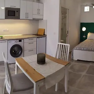 https://cozy-studio-cristianos.in-canary-islands.com
